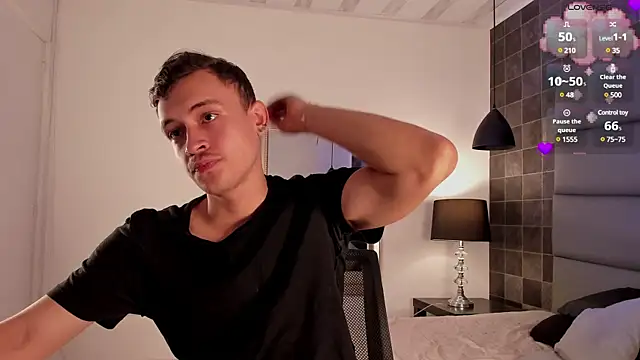 Snapshot of Desmon_Clark chatting on March 14, 2025, 10:16 pm Desmon Clark online show from March 14, 2025, 10:16 pm