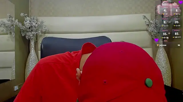 Snapshot of Desmon_Clark chatting on March 15, 2025, 11:28 pm Desmon Clark online show from March 15, 2025, 11:28 pm