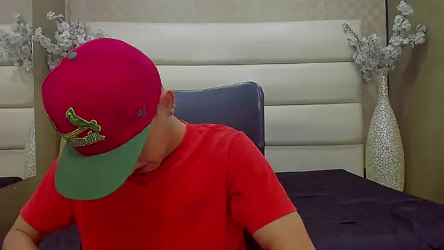 Snapshot of Desmon_Clark chatting on March 16, 2025, 2:32 am Desmon Clark online show from March 16, 2025, 2:32 am