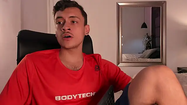 Snapshot of Desmon_Clark chatting on March 20, 2025, 8:51 pm Desmon Clark online show from March 20, 2025, 8:51 pm