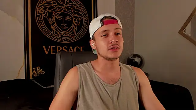 Snapshot of Desmon_Clark chatting on September 18, 2025, 11:51 pm Desmon Clark online show from September 18, 2025, 11:51 pm