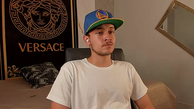 Snapshot of Desmon_Clark chatting on September 23, 2025, 9:29 pm Desmon Clark online show from September 23, 2025, 9:29 pm