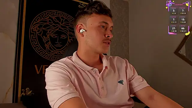 Snapshot of Desmon_Clark chatting on September 29, 2025, 12:16 am Desmon Clark online show from September 29, 2025, 12:16 am