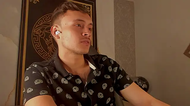 Snapshot of Desmon_Clark chatting on October 2, 2025, 10:28 pm Desmon Clark online show from October 2, 2025, 10:28 pm