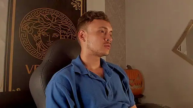 Snapshot of Desmon_Clark chatting on October 7, 2025, 9:45 pm Desmon Clark online show from October 7, 2025, 9:45 pm