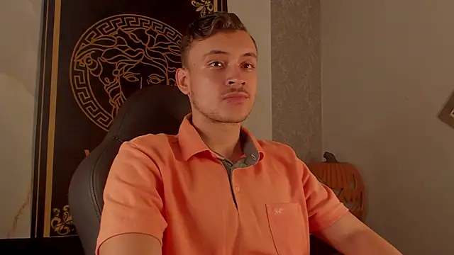 Snapshot of Desmon_Clark chatting on October 9, 2025, 12:52 am Desmon Clark online show from October 9, 2025, 12:52 am