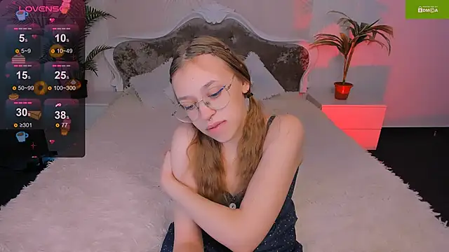 LayriantaVee online show from January 13, 2025, 7:43 am