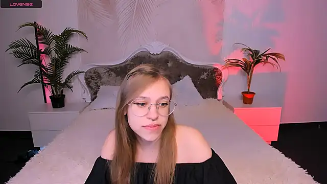 LayriantaVee online show from January 15, 2025, 7:05 am