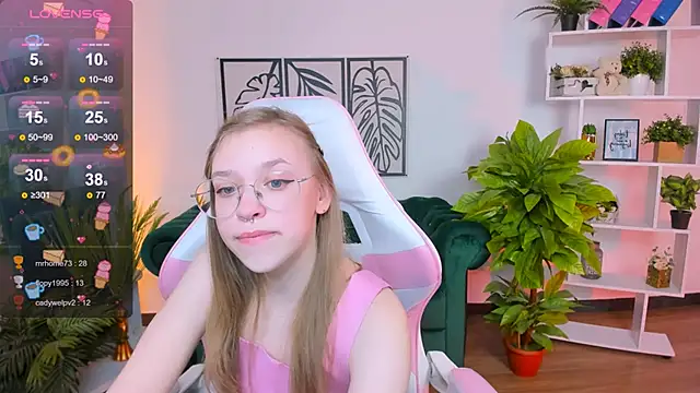 LayriantaVee online show from February 1, 2025, 10:15 am