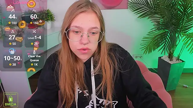 LayriantaVee online show from October 8, 2025, 6:22 am