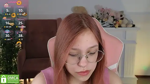 Snapshot of LayriantaVee chatting on May 17, 2026, 6:44 am LayriantaVee online show from May 17, 2026, 6:44 am