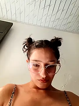 Ary-18 online show from November 12, 2025, 7:35 pm