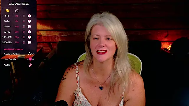 Snapshot of AliceHarlot chatting on September 11, 2025, 3:50 am AliceHarlot online show from September 11, 2025, 3:50 am