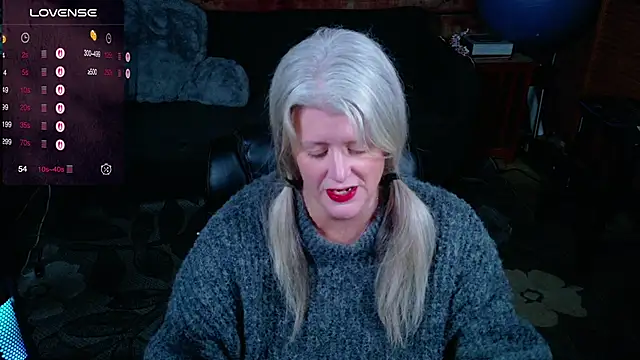 Snapshot of AliceHarlot chatting on October 16, 2025, 3:51 am AliceHarlot online show from October 16, 2025, 3:51 am