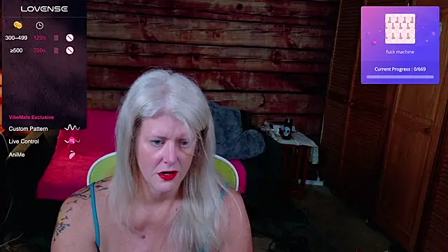 Snapshot of AliceHarlot chatting on October 24, 2025, 3:36 am AliceHarlot online show from October 24, 2025, 3:36 am