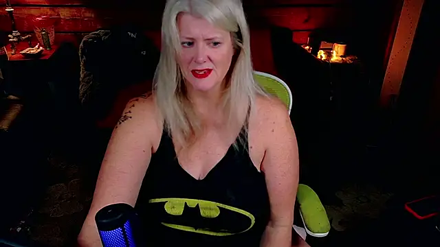 Snapshot of AliceHarlot chatting on November 26, 2025, 5:30 am AliceHarlot online show from November 26, 2025, 5:30 am