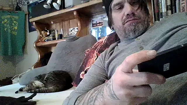 clitstitsandbongrips online show from December 3, 2024, 4:06 pm