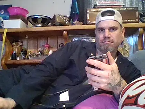 clitstitsandbongrips online show from February 21, 2025, 6:04 pm