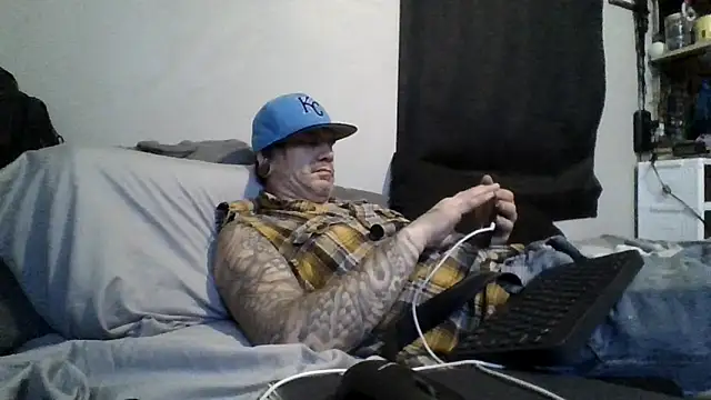 clitstitsandbongrips online show from November 3, 2025, 9:10 am