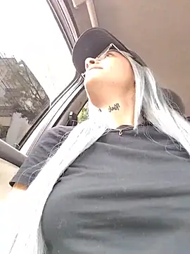 Dani pegin online show from November 2, 2025, 4:31 pm