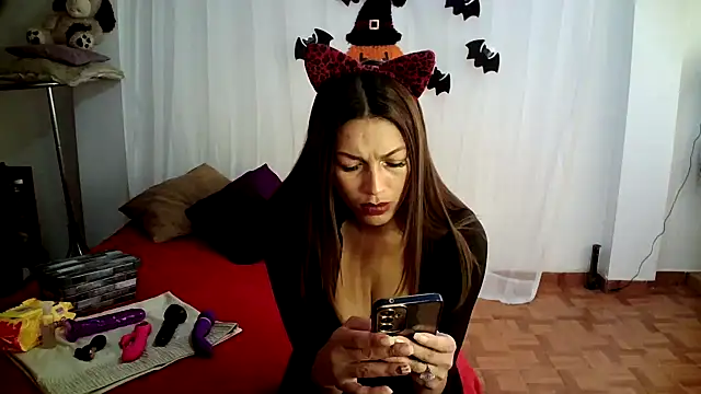 Snapshot of Hanna_Charming chatting on October 9, 2025, 6:06 pm Hanna Charming online show from October 9, 2025, 6:06 pm