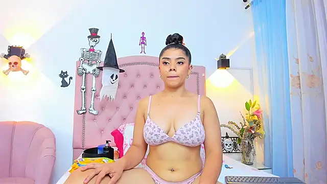 Snapshot of JulieeHabubu chatting on October 29, 2025, 3:20 am JulieeHabubu online show from October 29, 2025, 3:20 am