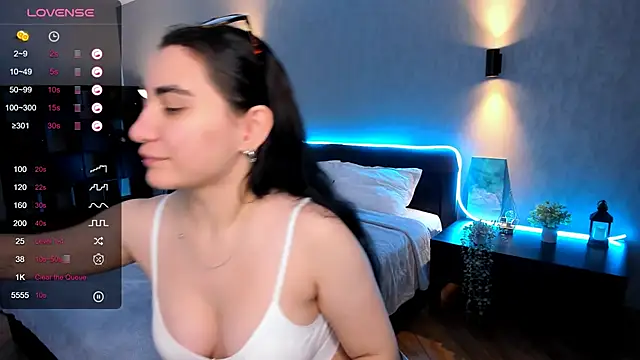 hannacheekss  online show from January 17, 2025, 5:53 am