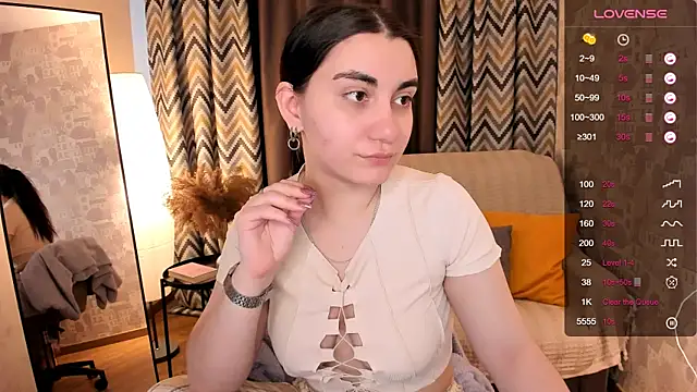 hannacheekss  online show from March 11, 2025, 5:27 am