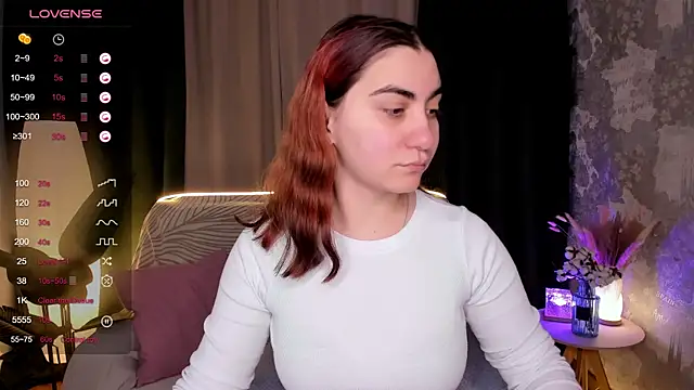 hannacheekss  online show from October 14, 2025, 2:12 am