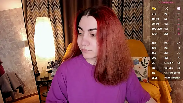 Snapshot of hannacheekss_ chatting on February 7, 2026, 2:04 am hannacheekss online show from February 7, 2026, 2:04 am