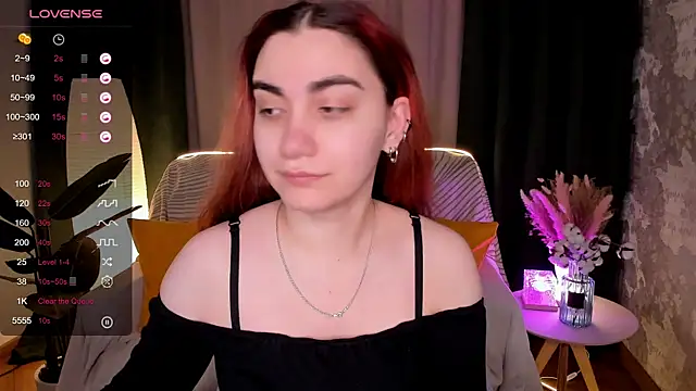 Snapshot of hannacheekss_ chatting on February 18, 2026, 2:07 am hannacheekss online show from February 18, 2026, 2:07 am