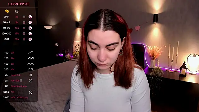 Snapshot of hannacheekss_ chatting on February 25, 2026, 2:10 am hannacheekss online show from February 25, 2026, 2:10 am