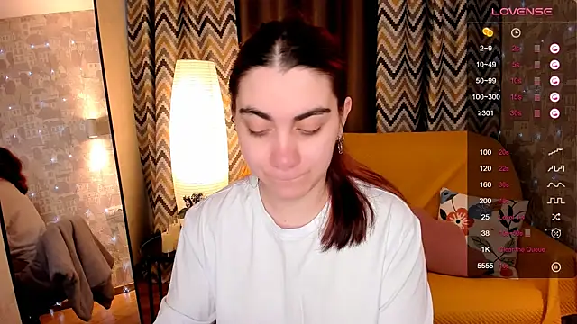 hannacheekss  online show from April 2, 2026, 2:09 am