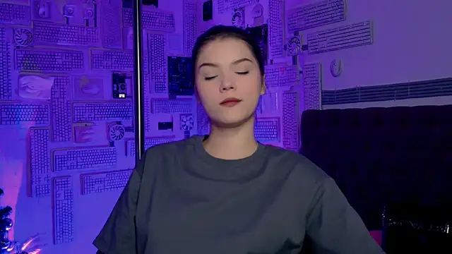 EvaThopson online show from February 1, 2025, 12:05 pm