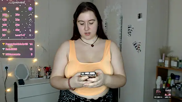 Snapshot of BettyandRich_ chatting on February 7, 2025, 11:01 am BettyandRich online show from February 7, 2025, 11:01 am