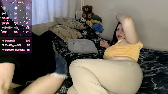 Snapshot of BettyandRich_ chatting on March 23, 2025, 7:53 am BettyandRich online show from March 23, 2025, 7:53 am