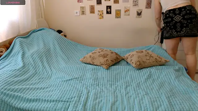 Snapshot of BettyandRich_ chatting on October 3, 2025, 8:44 am BettyandRich online show from October 3, 2025, 8:44 am