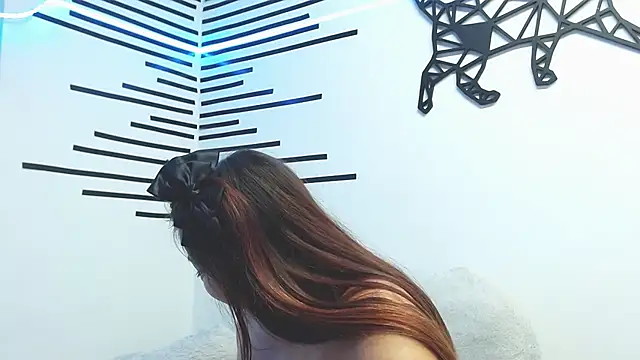 Snapshot of Emawalker_ chatting on February 5, 2025, 11:28 pm Emawalker online show from February 5, 2025, 11:28 pm