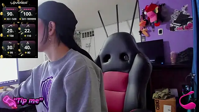 Tefannyy  online show from January 8, 2025, 10:58 pm