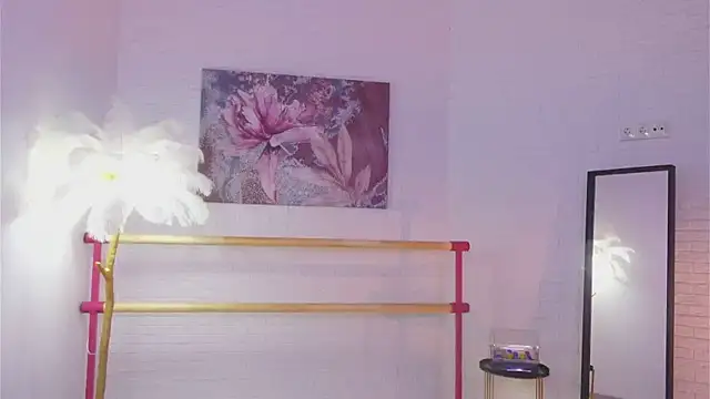 lylylovesyou online show from December 14, 2024, 8:45 am