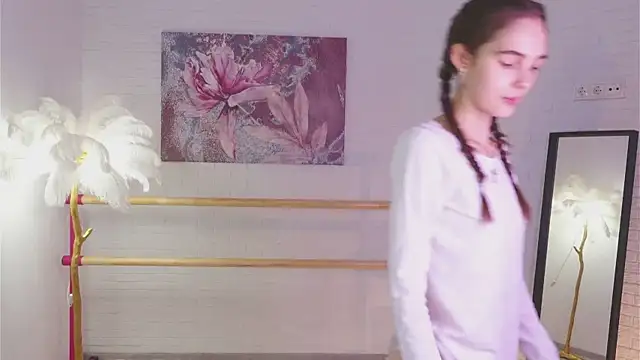 lylylovesyou online show from January 11, 2025, 6:03 am