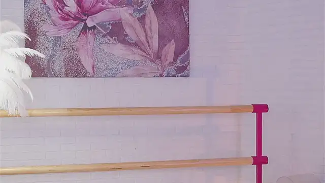 lylylovesyou online show from January 13, 2025, 11:52 am