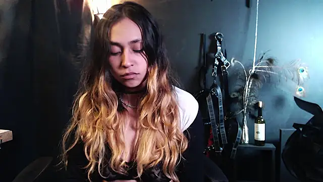 Snapshot of saba_the_courtesan chatting on October 3, 2025, 5:26 am saba the courtesan online show from October 3, 2025, 5:26 am