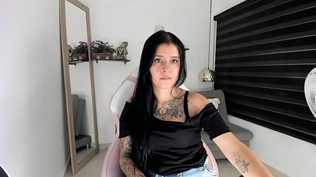 yenny garcia online show from July 27, 2026, 6:15 pm