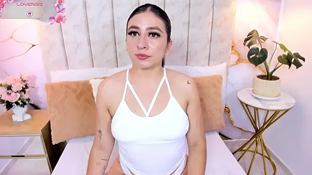 LauraSmith-01 online show from March 18, 2026, 8:12 pm