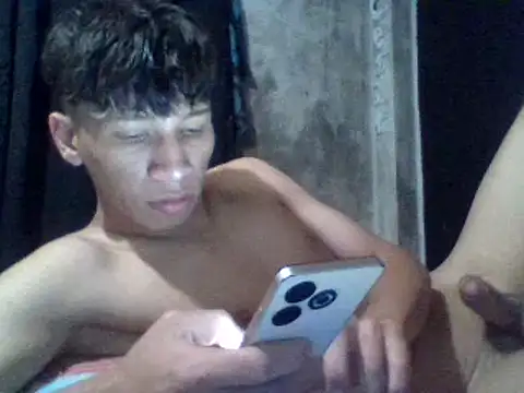 Snapshot of brihan-2004 chatting on February 6, 2025, 3:37 am brihan-2004 online show from February 6, 2025, 3:37 am