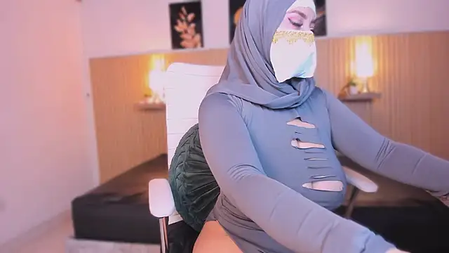 cloe sirena online show from February 9, 2026, 1:59 pm