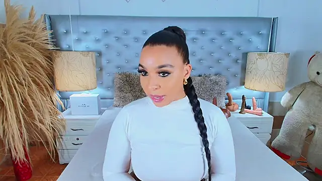 EileenBenzon online show from March 15, 2025, 3:40 am