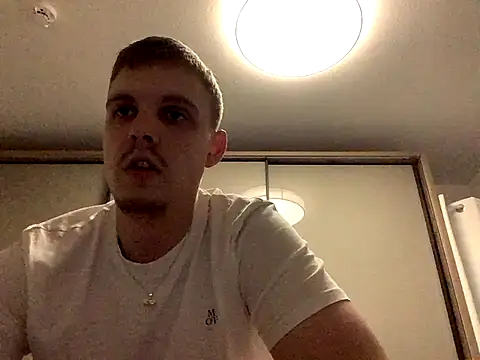 Snapshot of neilho1 chatting on September 9, 2025, 6:07 pm neilho1 online show from September 9, 2025, 6:07 pm