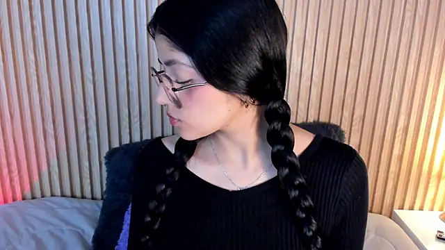 lana dol online show from September 30, 2025, 1:38 pm